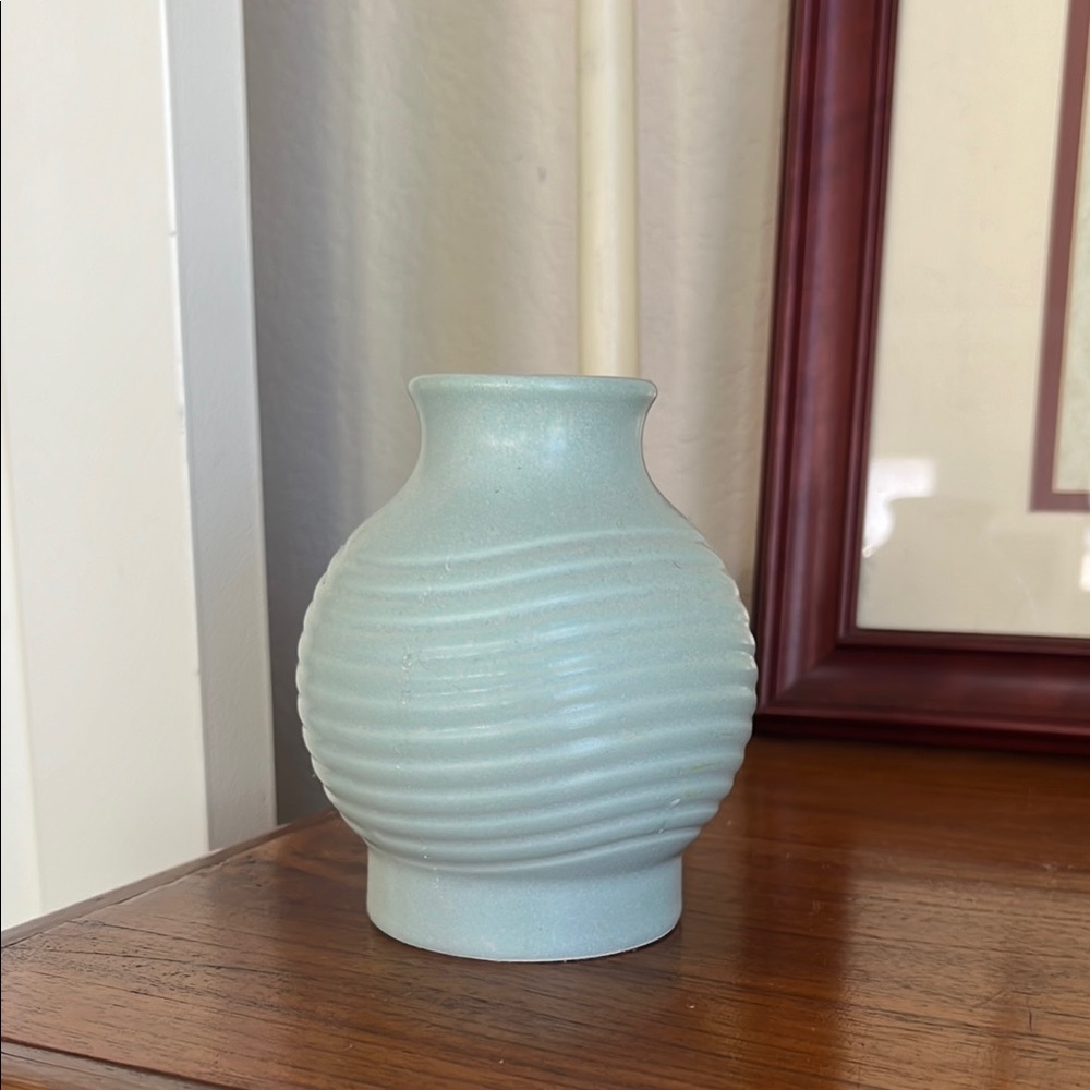 NWT Elegant Ceramic Mint Green Vase